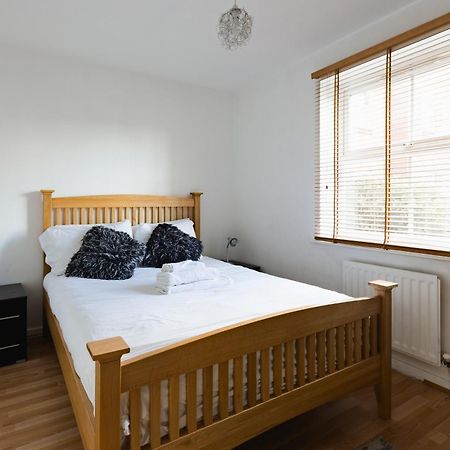 Hullidays Victora Dock- Refurbished 2024 Daire Kingston upon Hull Dış mekan fotoğraf