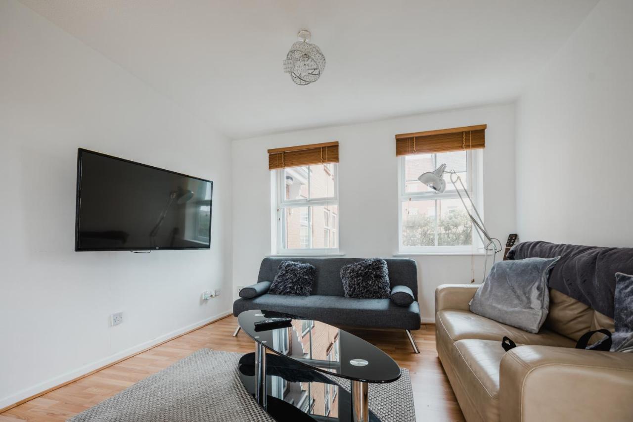 Hullidays Victora Dock- Refurbished 2024 Daire Kingston upon Hull Dış mekan fotoğraf