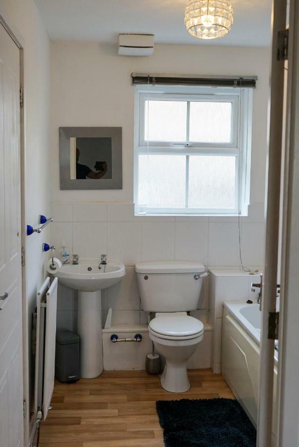 Hullidays Victora Dock- Refurbished 2024 Daire Kingston upon Hull Dış mekan fotoğraf